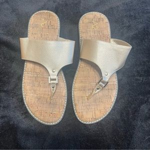 A2 Aerosoles gold thong sandals. Size 10. 1 inch heels. Good used condit…